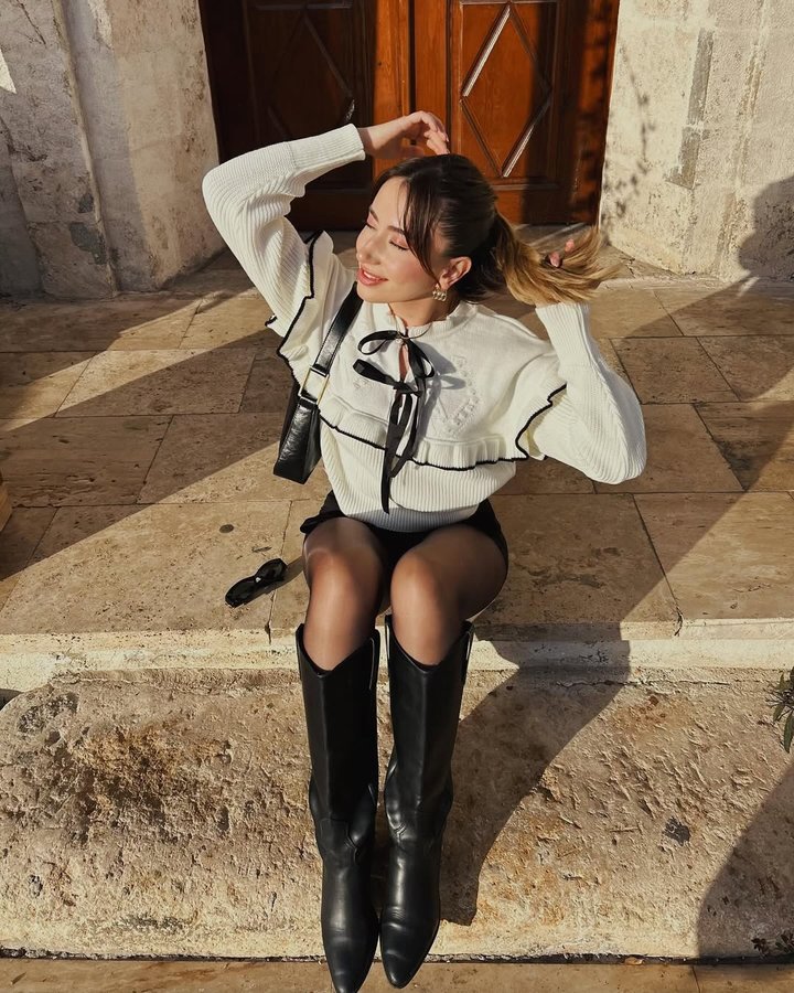 Instagram post by @melda.apak for Juste Studio. Caption reads: kombinomu çok sevdim balım ya sen 🌝 

#reklam.