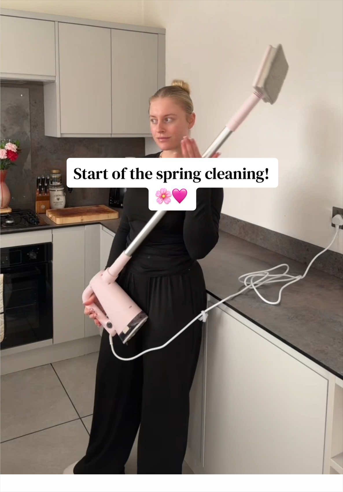 TikTok post by @chelsiebaxterx for REDHUT. Caption reads: [...] the grubby areas clean and fresh! 🌸 @REDHUT....