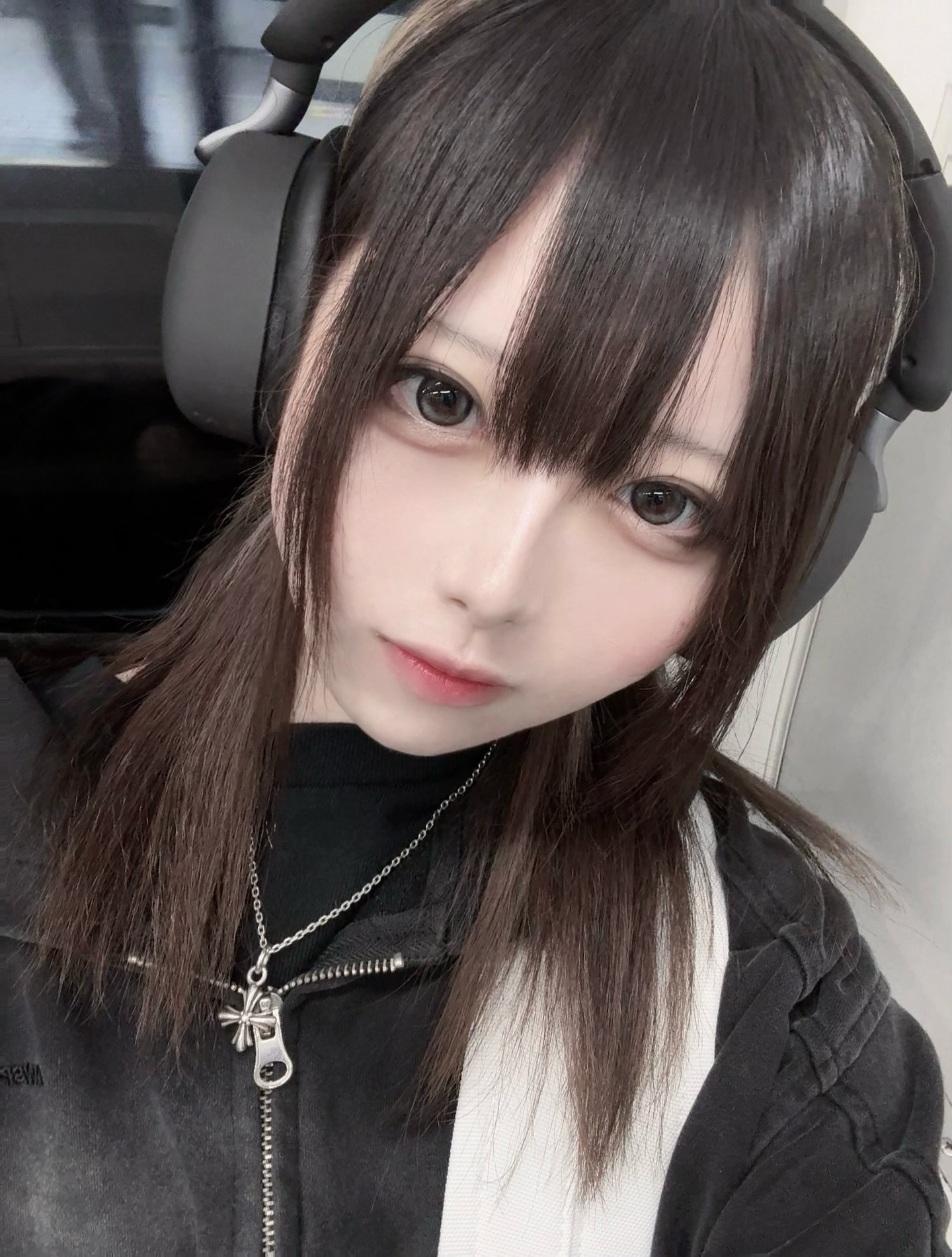 Instagram post by @saill__n for Sudio. Caption reads: @sudioさんからヘッドホン頂きました🎧♪
マットな質感でシンプルなデザインでコーデにも合わせや....