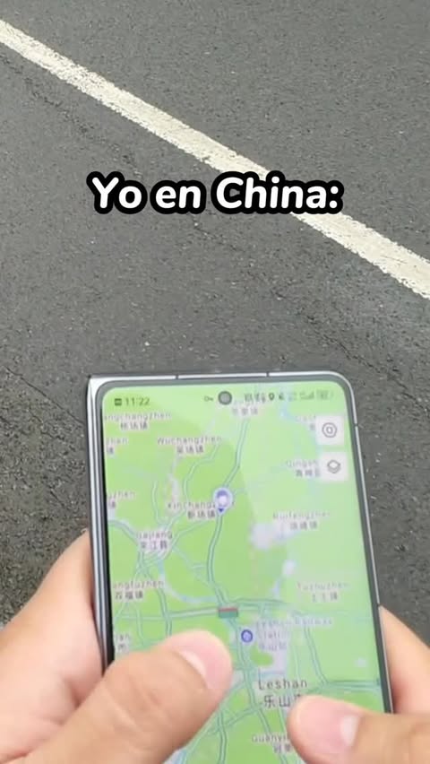 Instagram post by @azagawong for Holafly. Caption reads: Tips si vas a viajar a China! @holafly_esim....