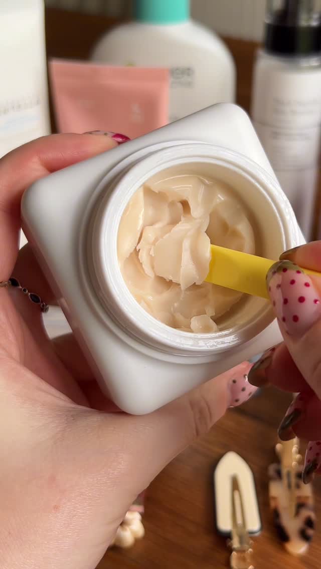 Instagram post by @dearskincarediary_ for Kate Somerville. Caption reads: [...] Skin Booster Serum
@katesomervilleskincare....