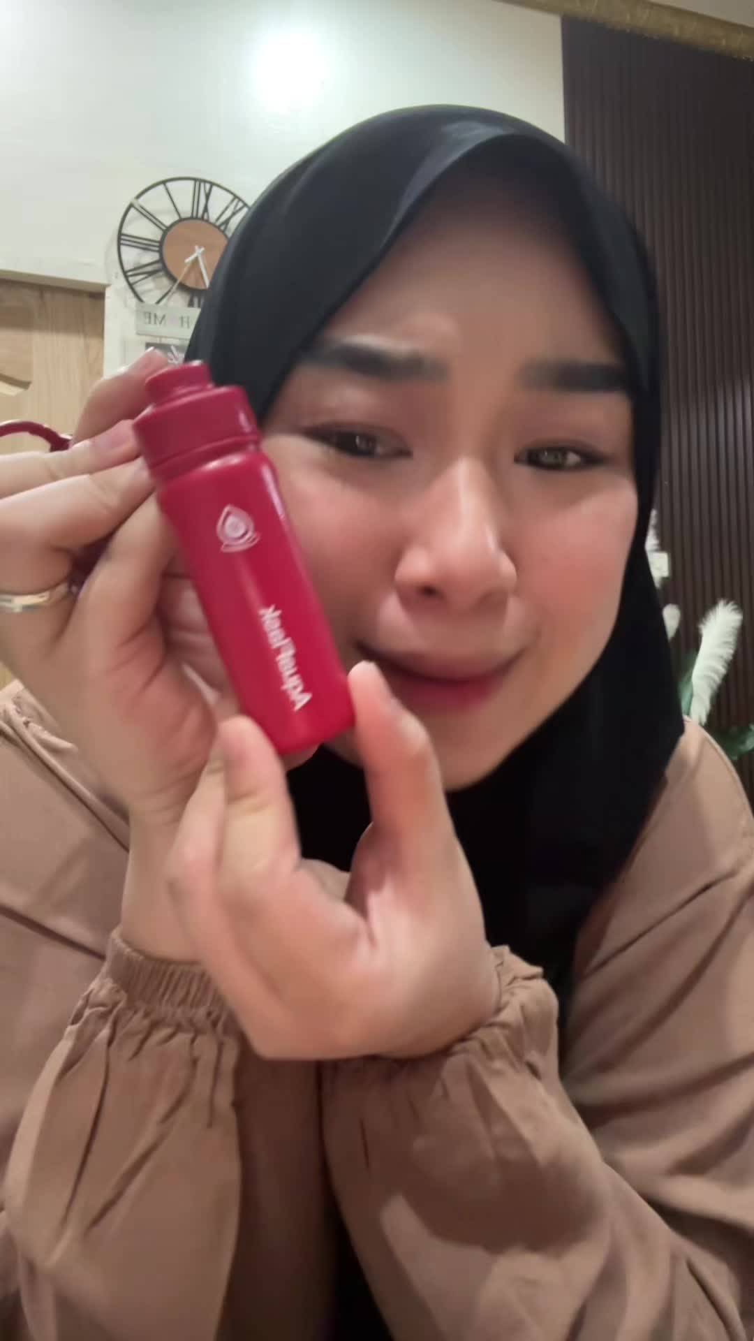 TikTok post by @baifarisha_ for AquaFlask. Caption reads: sofer oa na ha @AquaFlask Philippines  .