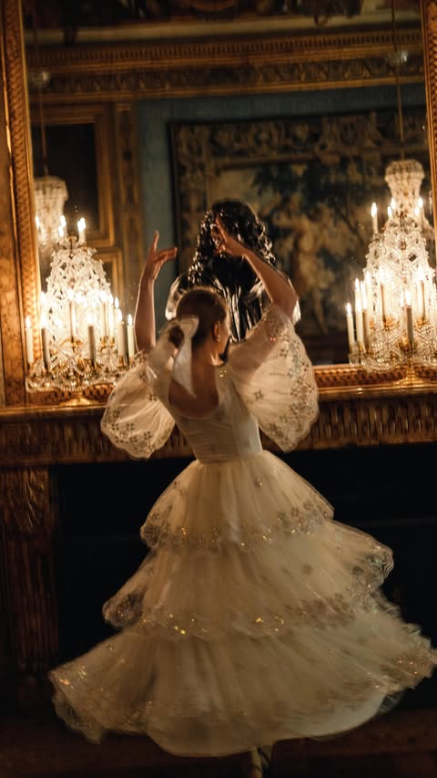 Instagram post by @solene.gisele for JessaKae. Caption reads: [...] holidays ❄️🩰⛸️
Dresses are from @jessakae....