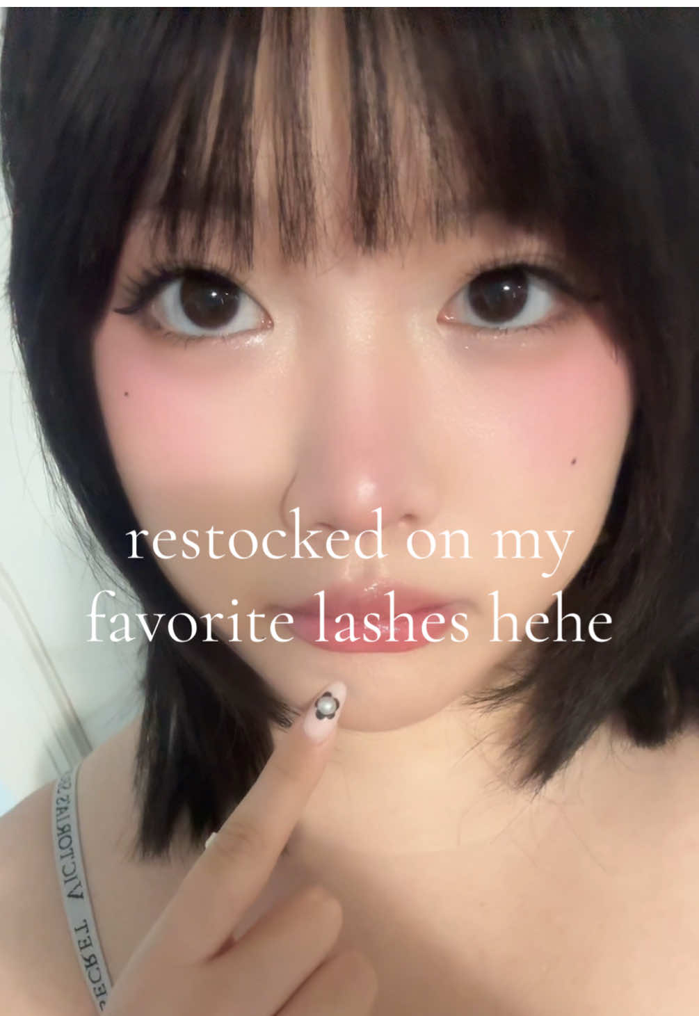 TikTok post by @elainesarchive for Ninetynine Dreams. Caption reads: [...] wispy and natural lashes sm🩷....