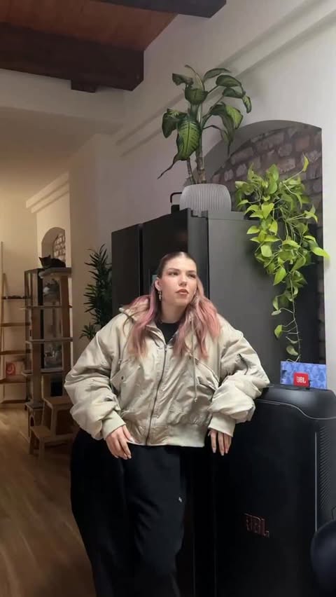 Instagram post by @xfibii for JBL Deutschland. Caption reads: Anzeige | Ich habe eine echte Schatzkarte von....