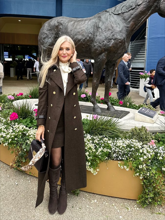 Instagram post by @seenonsarah for Hicks & Brown. Caption reads: A wonderful day of racing at @ascot wearing....