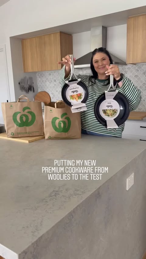 Instagram post by @theorganisedeverydaymum for Woolworths. Caption reads: [...] using my new premium cookware from....