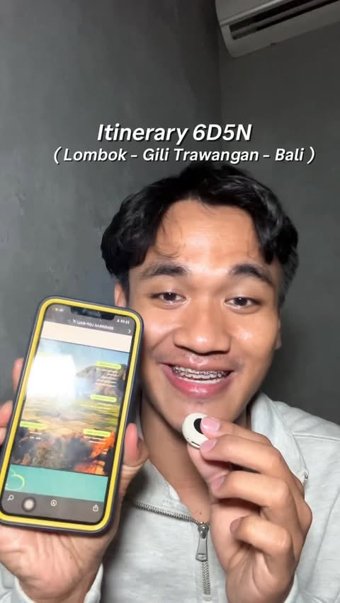 Instagram post by @dimsaltra for Traveloka. Caption reads: [...] sih gua pake Xperience nyari nya di....