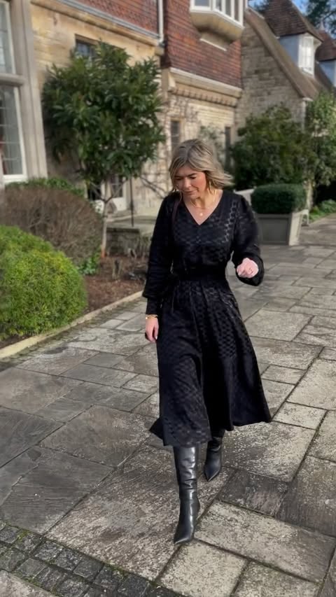 Instagram post by @kellylouise398 for Saint and Sofia. Caption reads: [...] you down 🖤✨

The Allegra dress from....