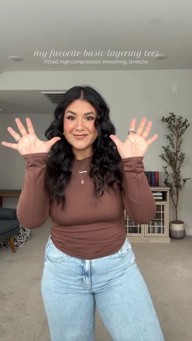 Instagram post by @kristlelauren for PUMIEY. Caption reads: comment LINKS if you’d like for me to send....