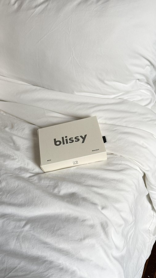 Instagram post by @skinnaddict for Blissy. Caption reads: [...] with them when they travel. 😜 *PR....