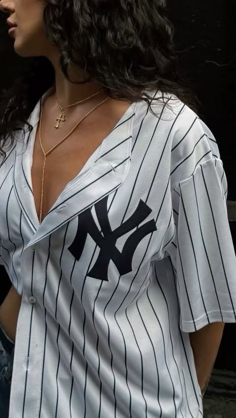 Instagram post by @camifranco_69 for Tecnomobile. Caption reads: Aapproved by the Franco 🐆.