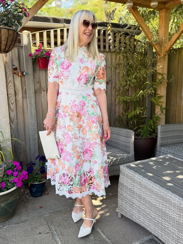 Instagram post by @judilovesfashion for Cosy Island. Caption reads: [...] day……🌸 Dress @izabel_london * Shoes....