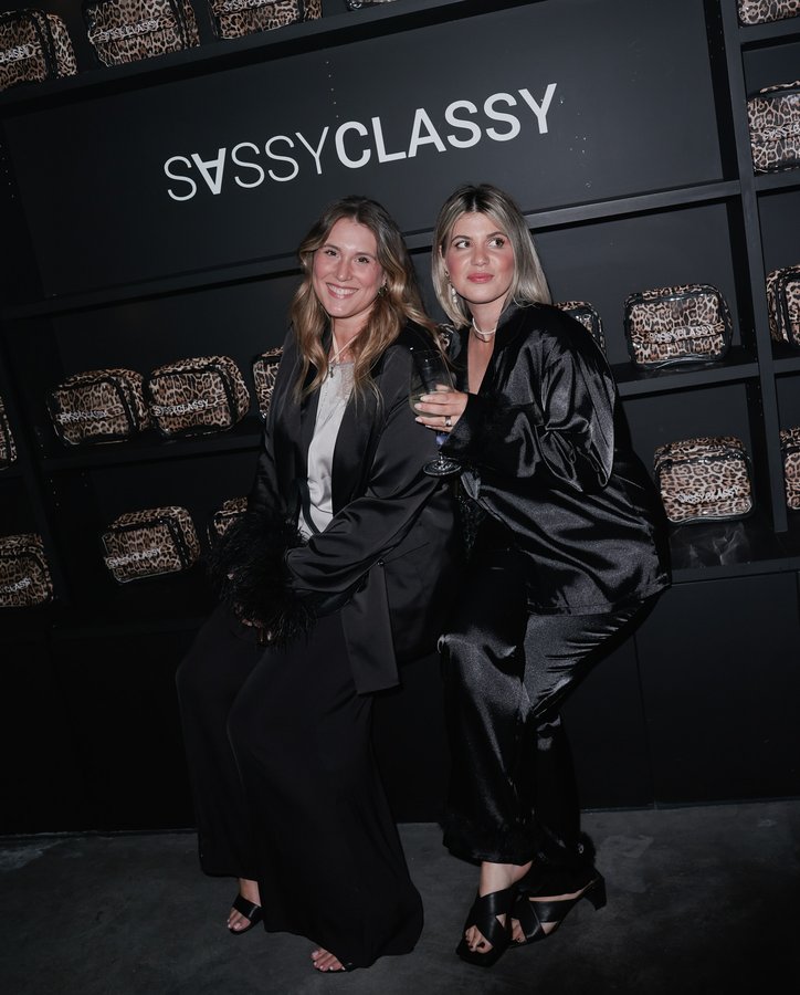 Instagram post by @laralehrmann for SASSYCLASSY. Caption reads: 11:11 - make a wish ✨💫 @sassyclassy 
Werbung|

📸....