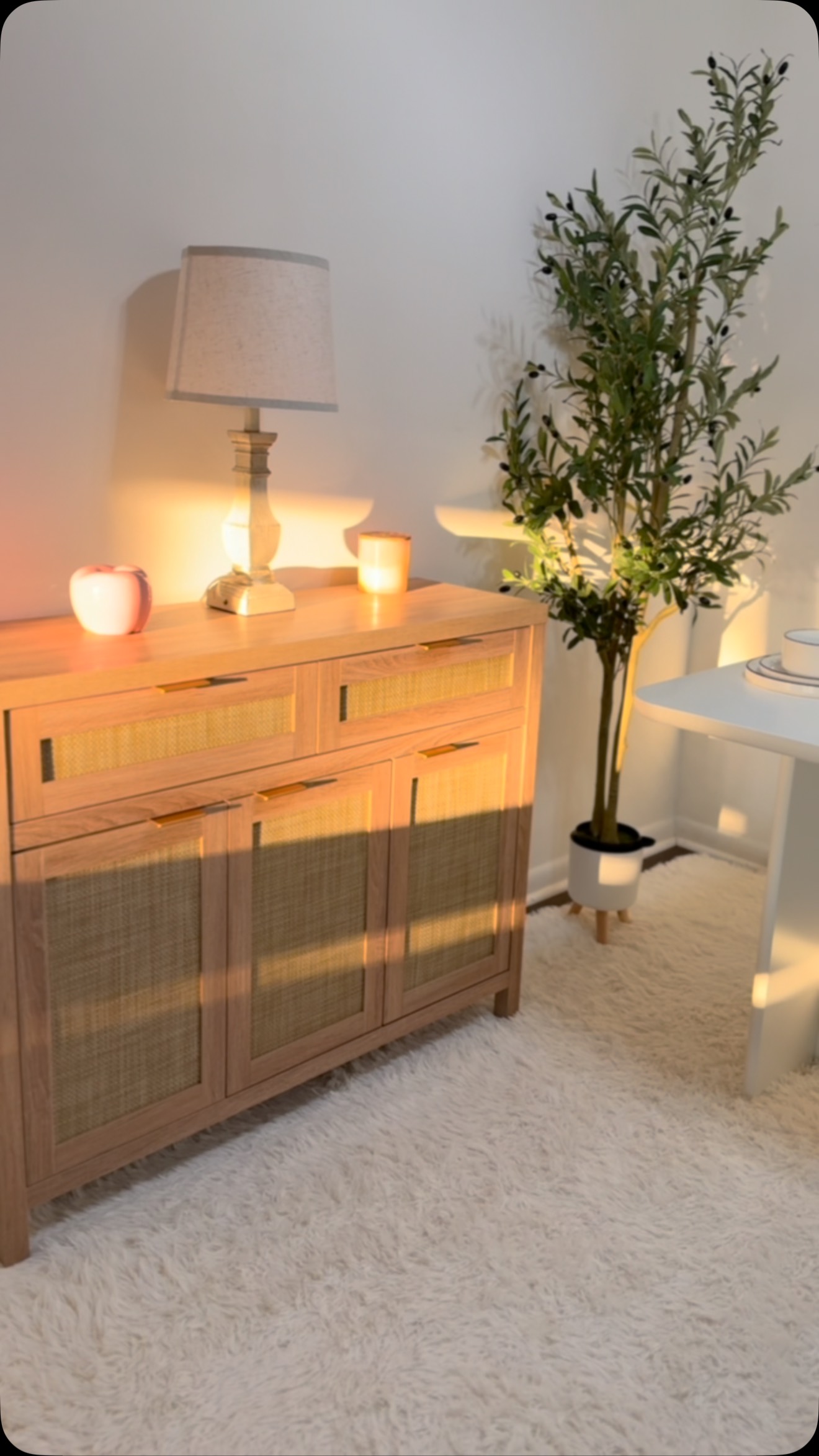 Instagram post by @benazir_tezbasaran for Malacasa. Caption reads: [...] to the Leah Series dinnerware from....