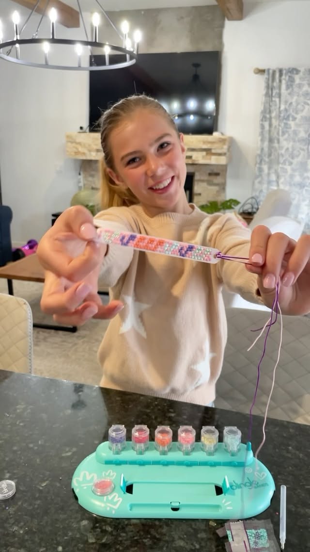 Instagram post by an influencer for Carve Communications. Caption reads: Bling the day away with with Blingle Bands gem....