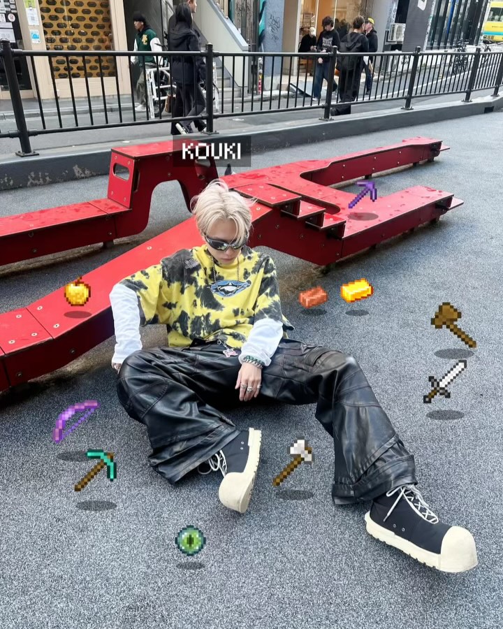 Instagram post by @kouki_hajime for LIBERE. Caption reads: Minecraft®︎ Life⛏️🌳🏠

Sp thx: @libere_official....