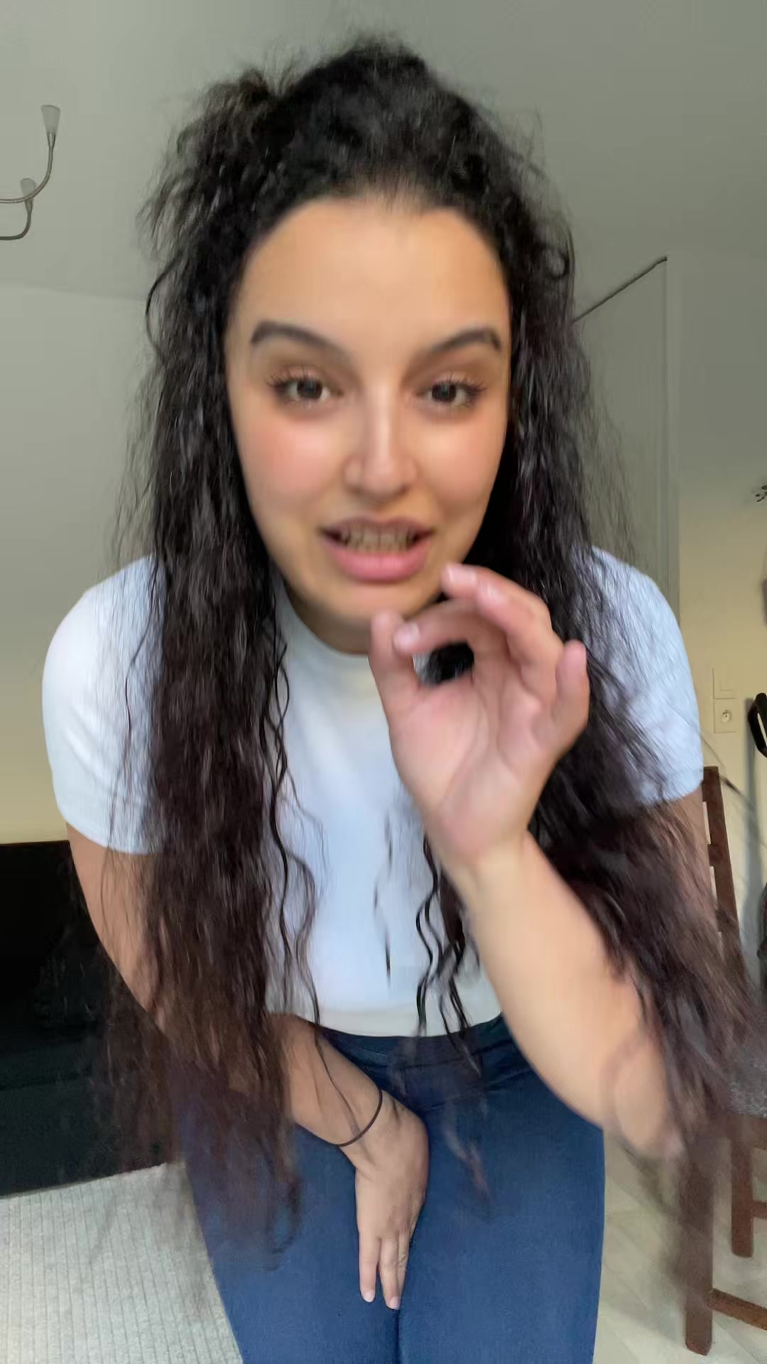 TikTok post by @yasmine_zm for Halara. Caption reads: J’ai eu que des compliments pour ce jean taille....