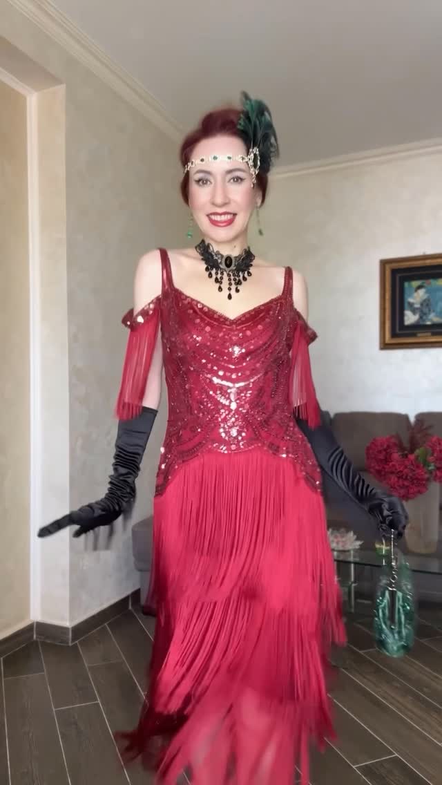 Instagram post by @mireladumitrescu1 for BABEYOND. Caption reads: [...] 𝑭𝒍𝒂𝒑𝒑𝒆𝒓 𝑫𝒓𝒆𝒔𝒔 by....