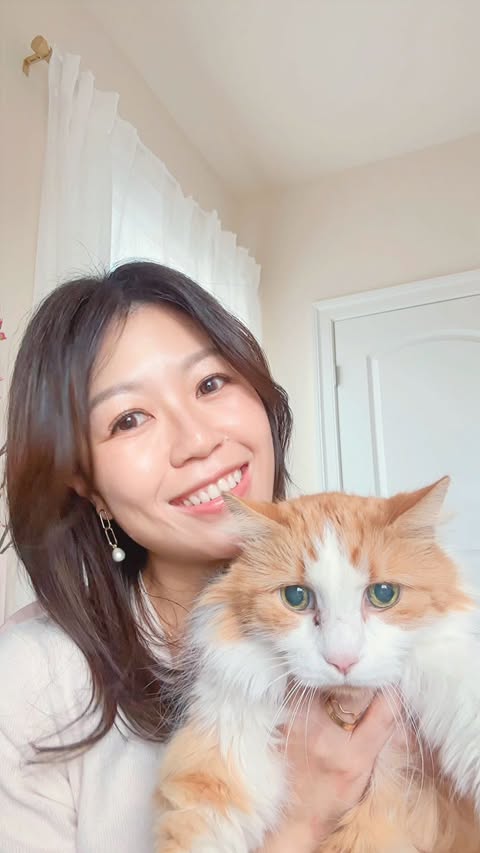 Instagram post by @jennywlove for NAKED SUNDAYS. Caption reads: 5-minute makeup routine: holiday edition 🦃⛄✨

⋯....