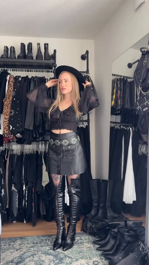 Instagram post by @shelly.curry for KILLSTAR. Caption reads: [...] incoming 🖤 . Outfits & Accessories....