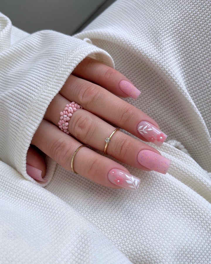 Instagram post by @amanda.sudolll for Semilac. Caption reads: 🌸✨🌸✨🌸

@semilac : 921 , 272 , Cover Base ecru ,....