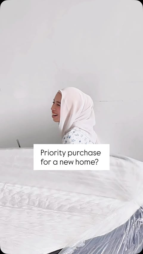 Instagram post by @_hanarii for Origin Mattress. Caption reads: [...] > for a RM50 off storewide at....