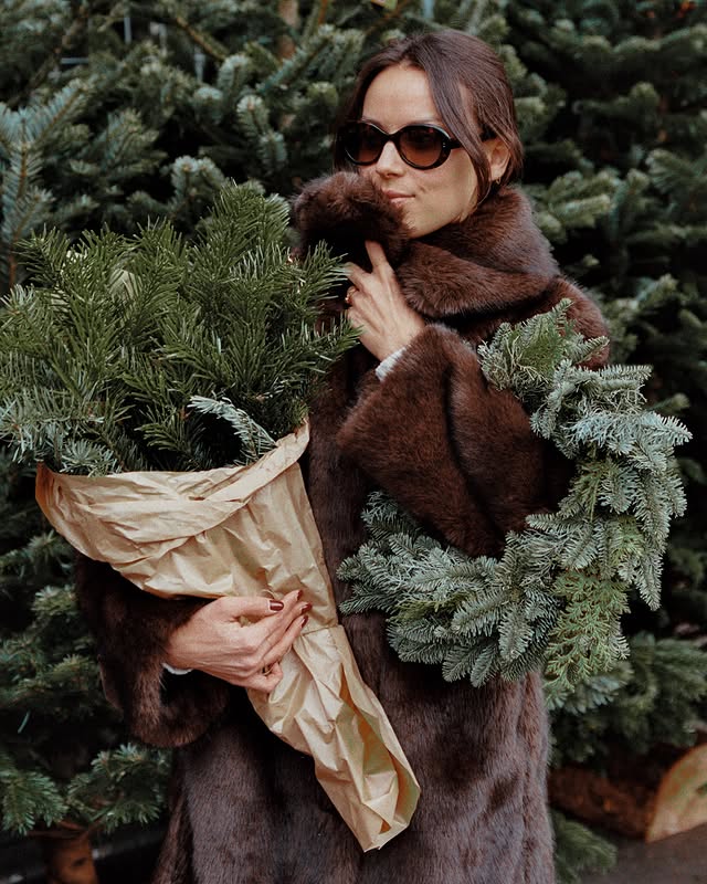 Instagram post by @brunechocolat for Petite Mendigote. Caption reads: Baby it’s cold outside 🐻 @petitemendigote •....