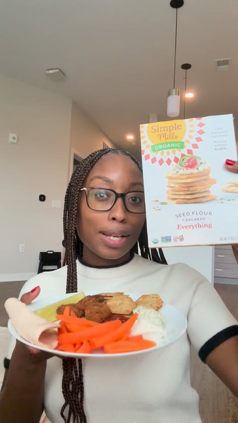 Instagram post by @healthyshyla for Simple Mills. Caption reads: Lunch doesn’t have to be complicated!! It’s the....