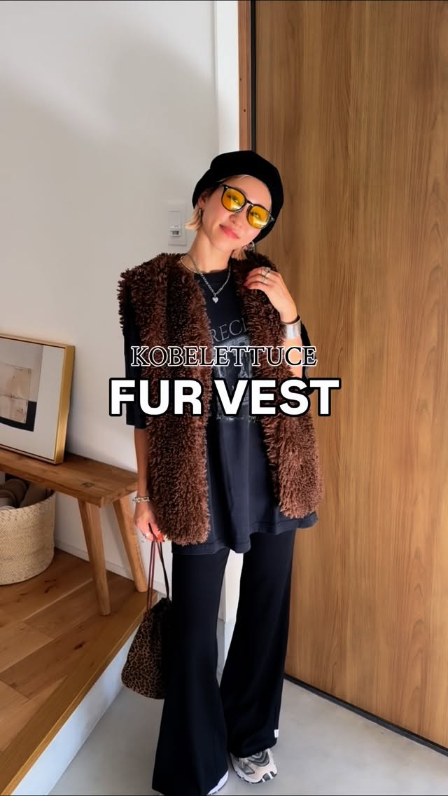 Instagram post by @12anna23 for KOBE LETTUCE. Caption reads: ファーベスト販売してる全色制覇したいくらい
毎年使いまくってる
優秀アイテムだよ🤎🤎

私はブラ....