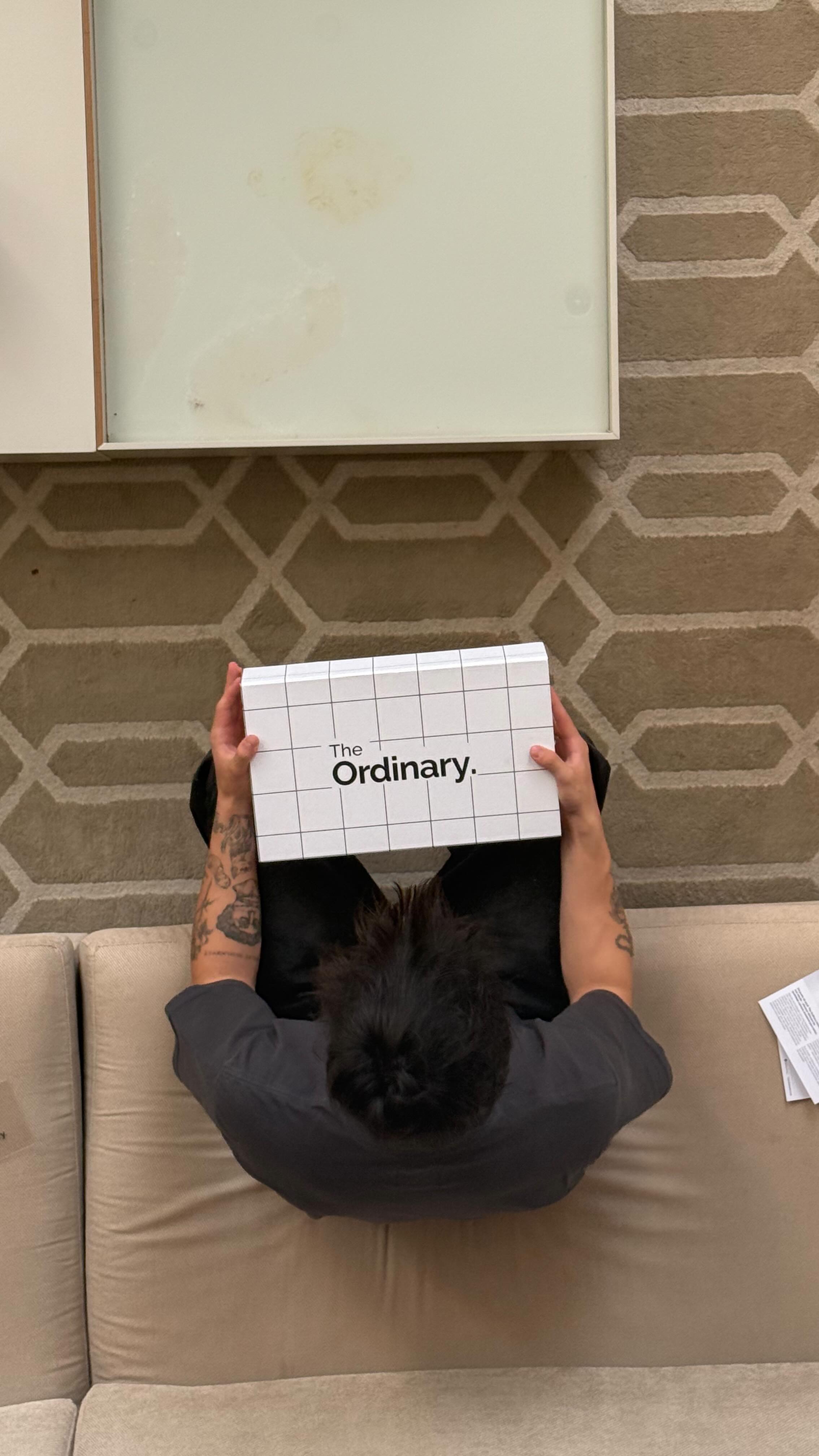 Instagram post by @joaovseno for The Ordinary. Caption reads: Testando os produtos da @theordinary 👀 finalmente....