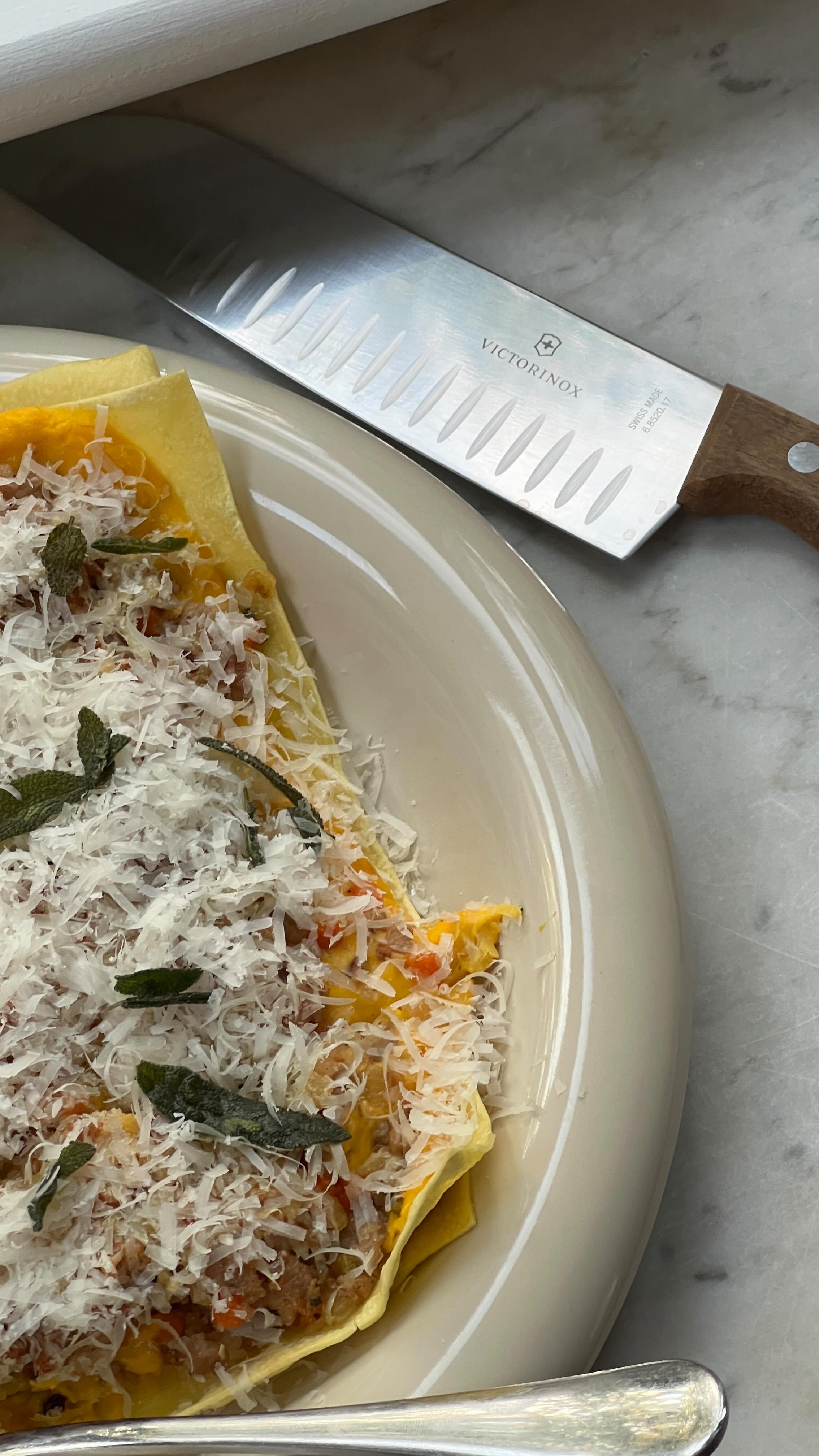 Instagram post by @alanalav for Victorinox. Caption reads: [...] for an upcoming supper club with my....