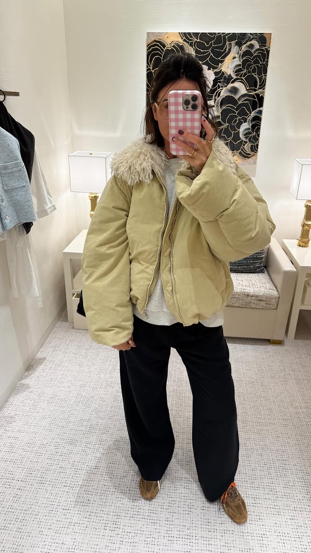 Instagram post by @jadedarl for Skylight Frame. Caption reads: @myskylight calendar is everything you need to be....