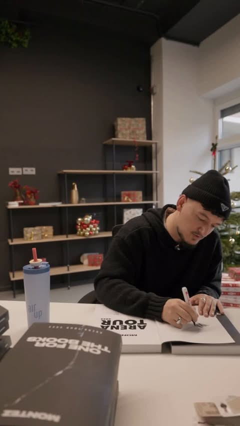 Instagram post by @montez.official for air up. Caption reads: [...] Wichtelinen heute und meine @airup #werbung.