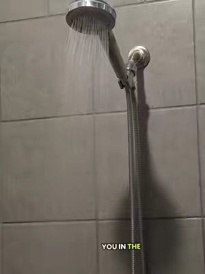TikTok post by @kimberly.htwe1 for Eskiin. Caption reads: Eskiin Showerhead #tiktokshopbacktoschool [...].