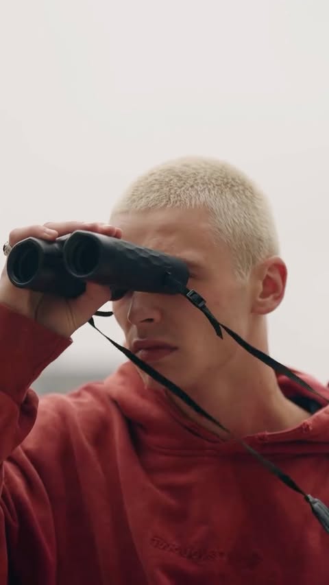 Instagram post by @amandrieu for The Kooples. Caption reads: Inattendu 🔍

*produits offerts @thekooples.