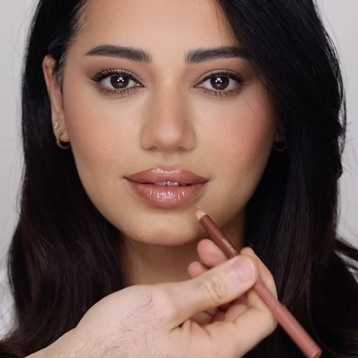 Instagram post by @hindash for Charlotte Tilbury. Caption reads: My Super Nudes @charlottetilburyarabia look on the....