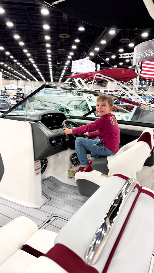 Instagram post by @dunnfamilyfun for Discover Boating. Caption reads: 🚨 Winner has been chosen and contacted.....