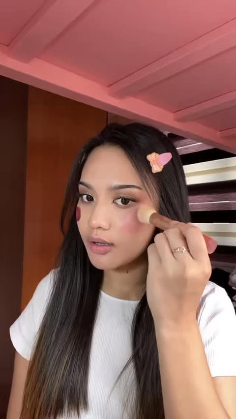Instagram post by @nicolemd__ for Glad2Glow Philippines. Caption reads: The cutest tinted lip serum I have! Not only is it....