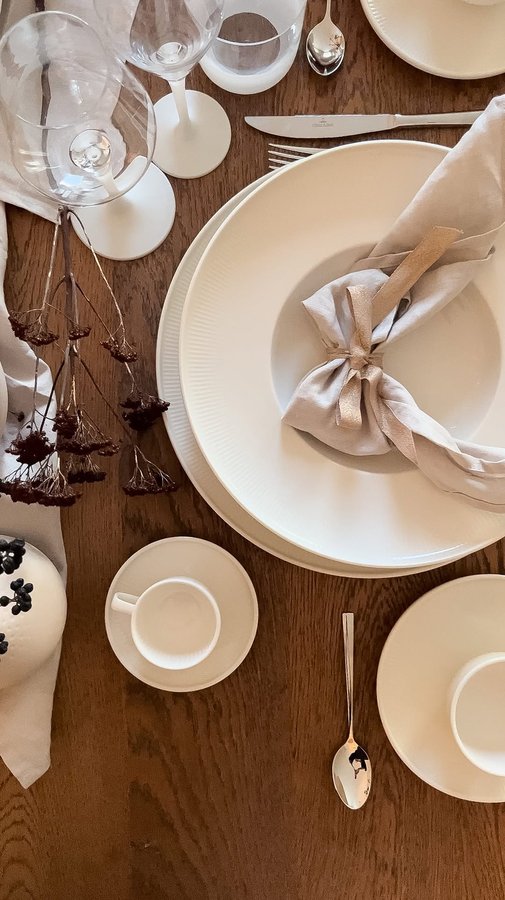 Instagram post by @saratornblad for Villeroy & Boch. Caption reads: Annonse/Advertisement | Nothing comes between me....