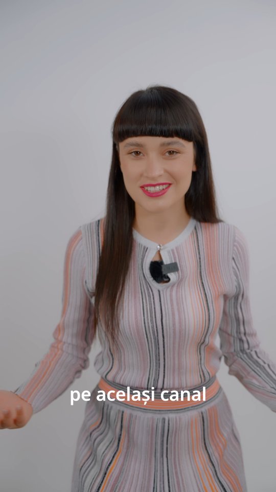 Instagram post by @irinarimes for Avon Romania. Caption reads: Cat de rezistente sunt rujurile Vinyl de la Avon?....