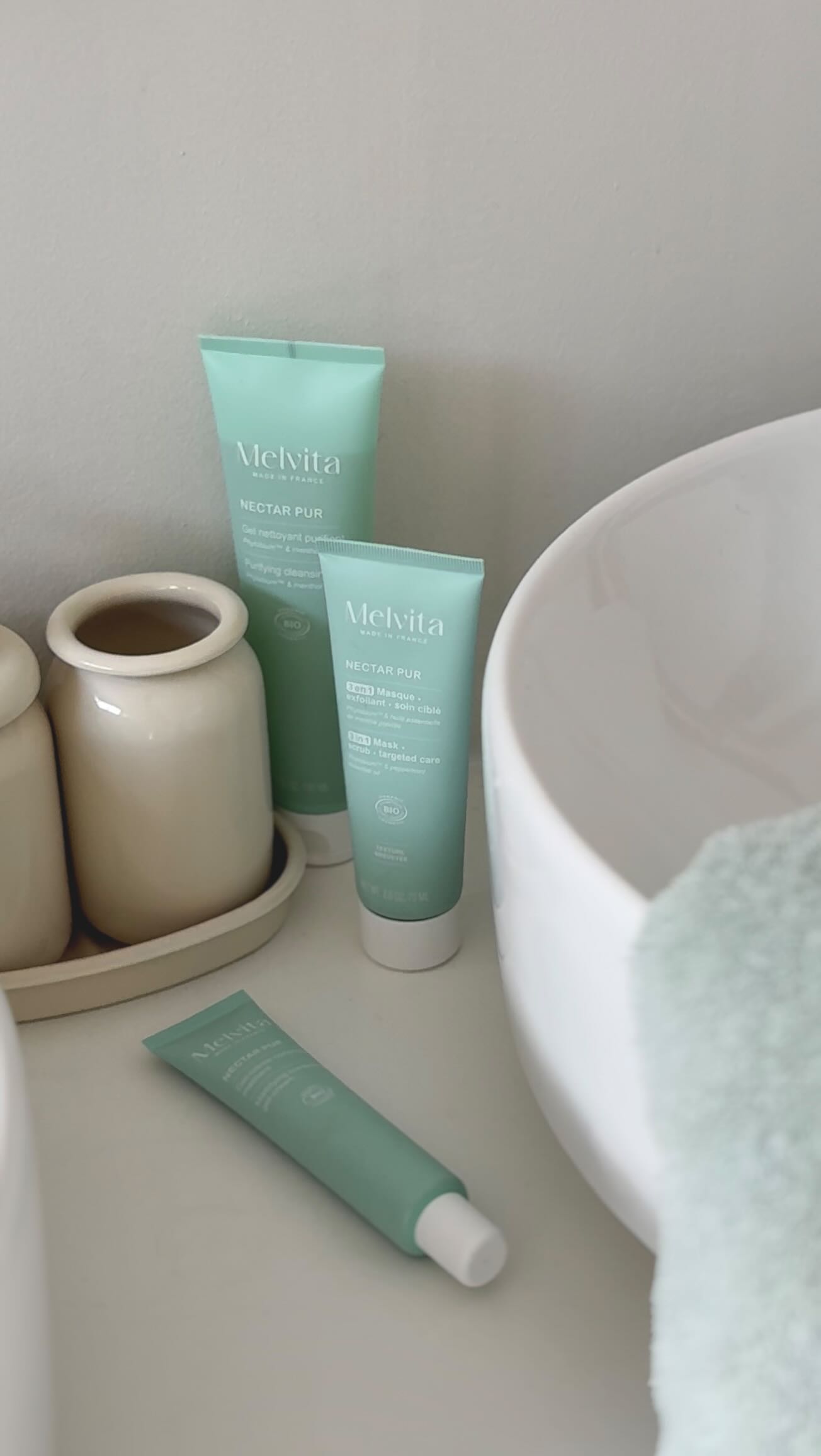 Instagram post by @cindy.twos for Melvita. Caption reads: Ma peau m’a parlé. 
Spoiler : elle veut du Nectar....