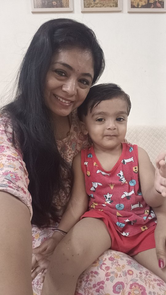 Instagram post by @hiyan.naimish for Johnson's Baby. Caption reads: New baby? Toh naye gift ki responsibility bhi....