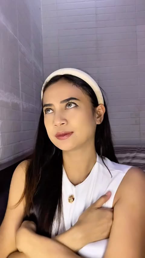 Instagram post by @angginifebrida for Dove Indonesia. Caption reads: Sebelum padel? Oles Dove Deo Lotion dulu ✨ Tetap....