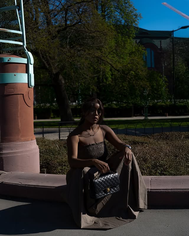 Instagram post by @dizeudaniele for The Frankie Shop. Caption reads: [...] never go wrong with it. @thefrankieshop.