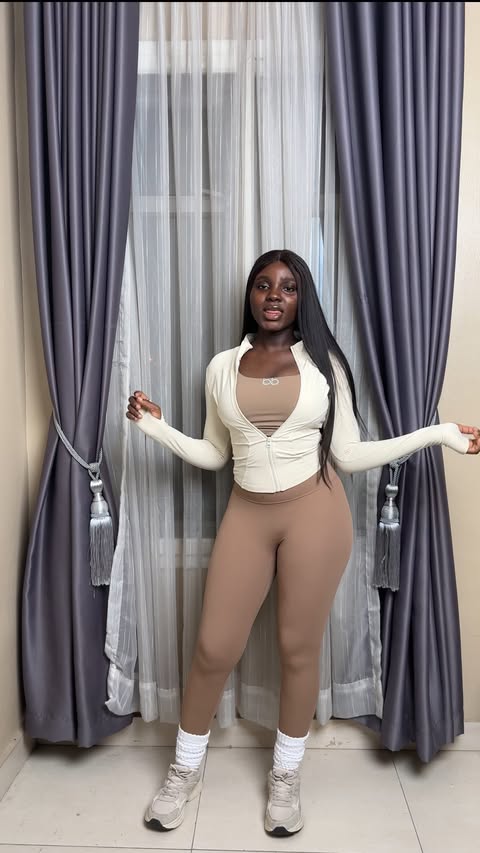 Instagram post by @_omo.oba_ for Rexona. Caption reads: [...] deodorant now😩.
W//: @mr_franklin001....