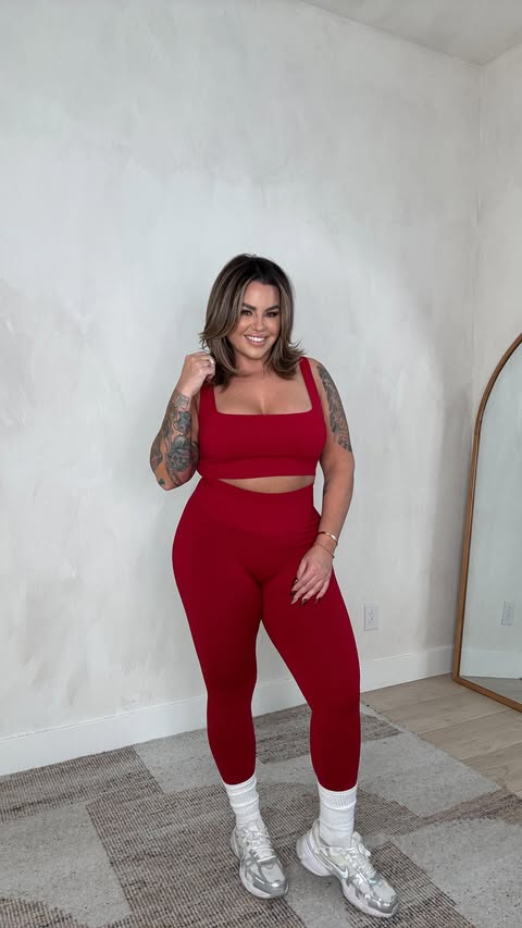 Instagram post by @shaynaslife for Fabletics. Caption reads: #fableticsambassador Make sure you are mixing and....