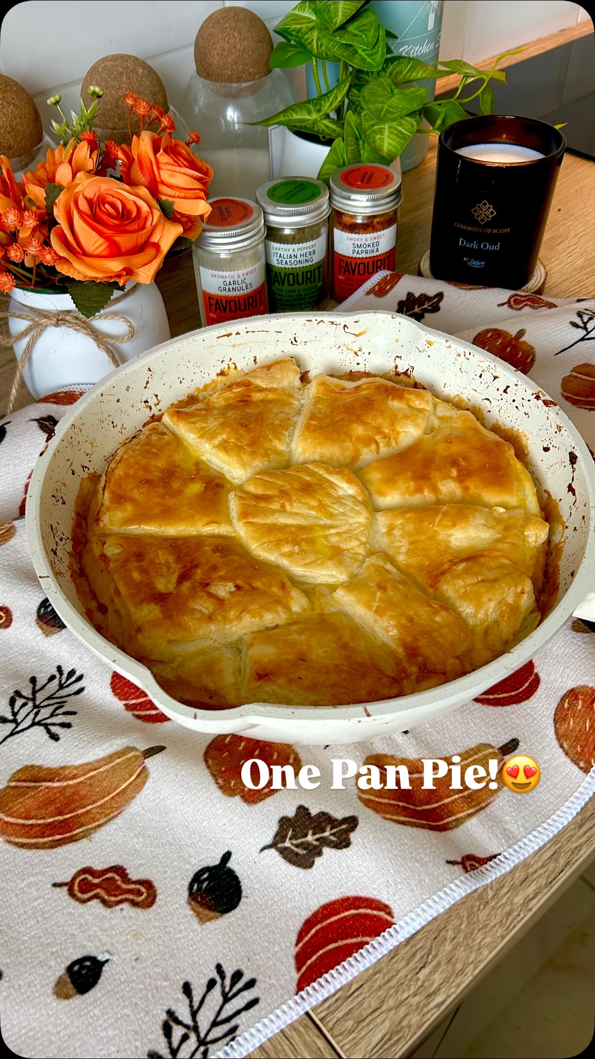 Instagram post by @eimers_eats for Favourit Foods Ltd. Caption reads: One Pan Pie!🥧 
Chicken & Ham Pie using some of....