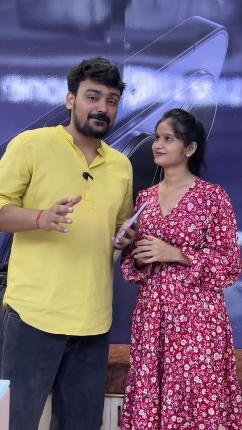 Instagram post by @shamaravikiduniya for Samsung Mobile. Caption reads: [...] @samsungindia @samsungwithgalaxy....