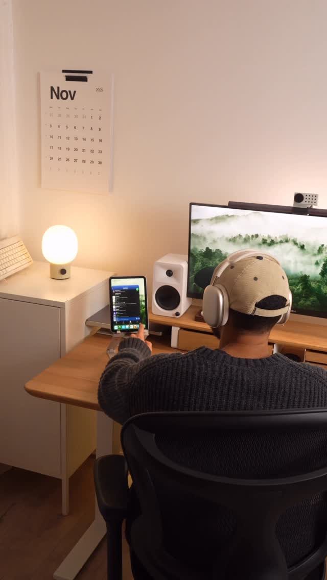 Instagram post by @zenjoshh for Twelve South. Caption reads: [...] 

Check out this iPad stand from Twelve....